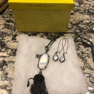 Kendra Scott necklace and earring set